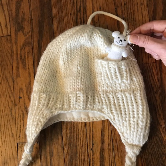 Accessories - ✨5/$25 Winter hat with mini teddy bear in pocket